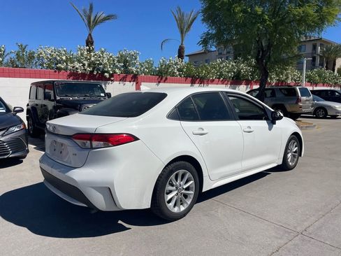 Used 2020 Toyota Corolla LE w/ LE Convenience Package image 2