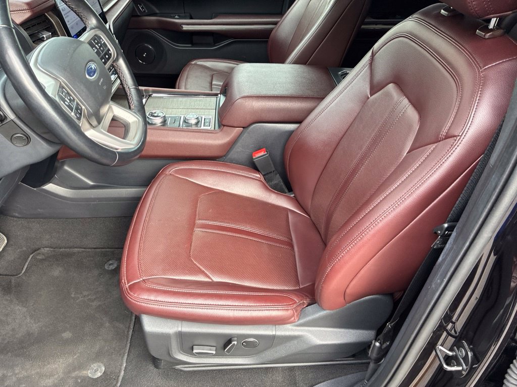 Used 2024 Ford Expedition Limited AWD/4WD image 12