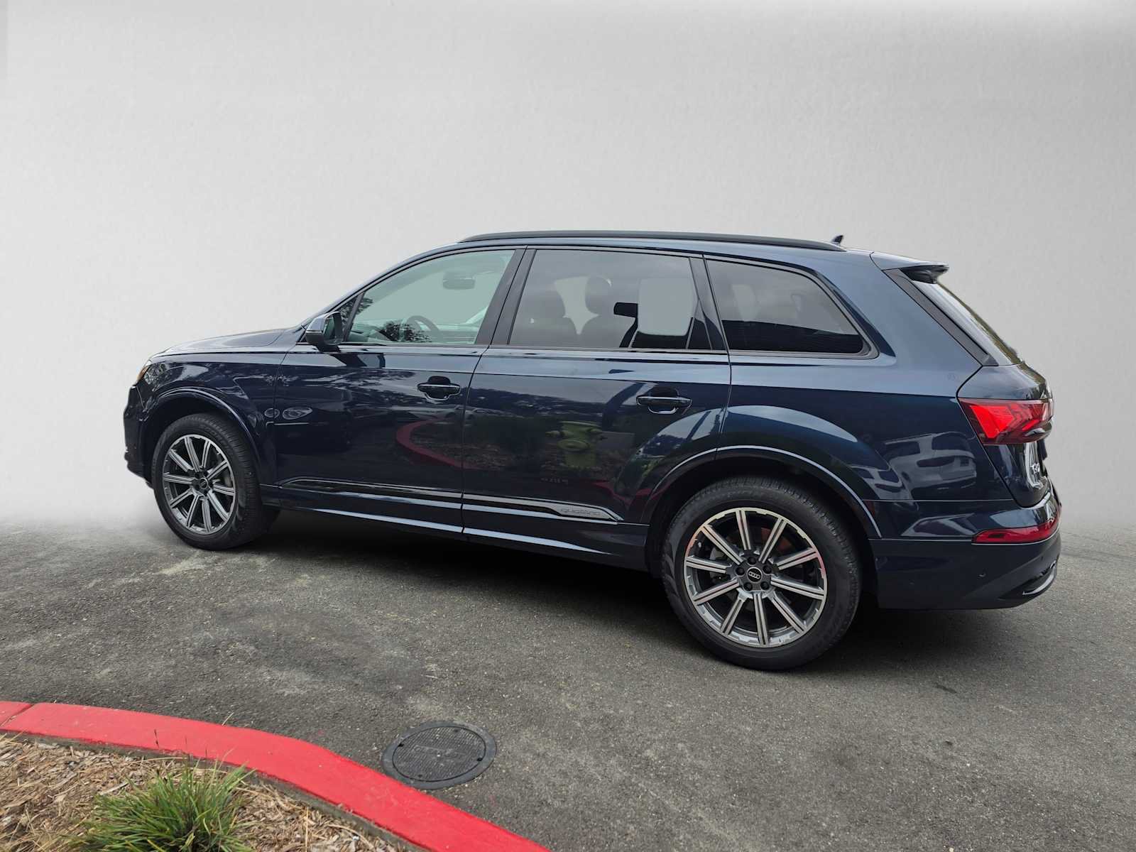 Used 2023 Audi Q7 2.0T Premium Plus w/ Premium Plus Package AWD/4WD image 6