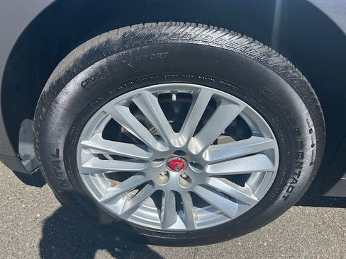 Used 2020 Jaguar F-PACE Prestige image 11