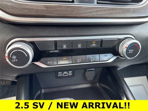 Used 2023 Nissan Altima 2.5 SV image 14