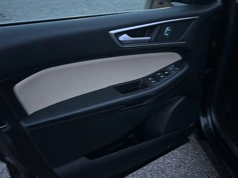Used 2021 Ford Edge SEL w/ Cargo Accessory Package FWD image 9