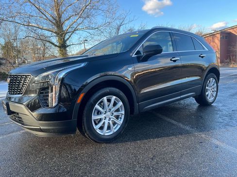 Used 2023 Cadillac XT4 Luxury w/ Cold Weather Package image 4