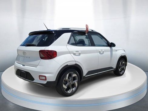 Certified 2023 Hyundai Venue Limited FWD image 4