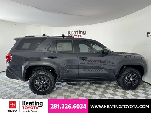 New 2026 Toyota 4Runner SR5 AWD/4WD image 4