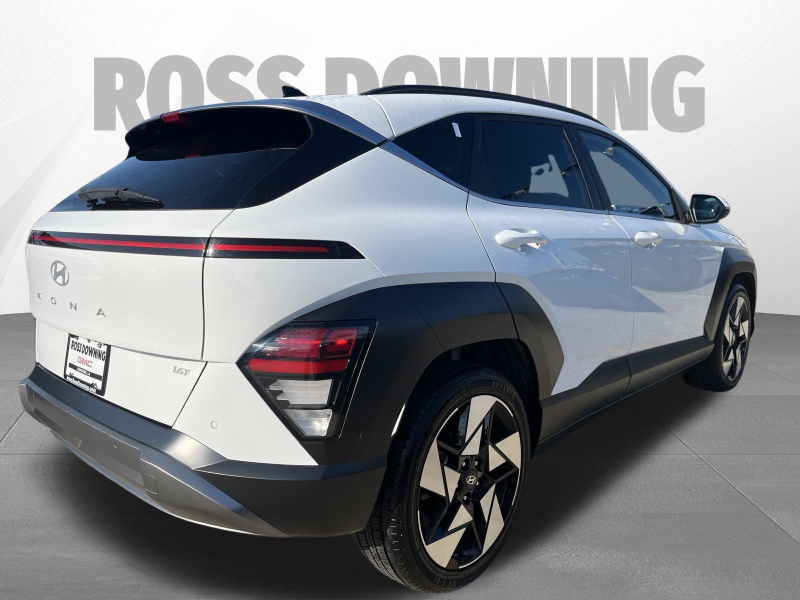 Used 2024 Hyundai Kona Limited FWD image 4