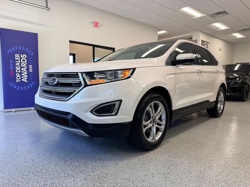 Used 2017 Ford Edge Titanium w/ Equipment Group 301A FWD image 4