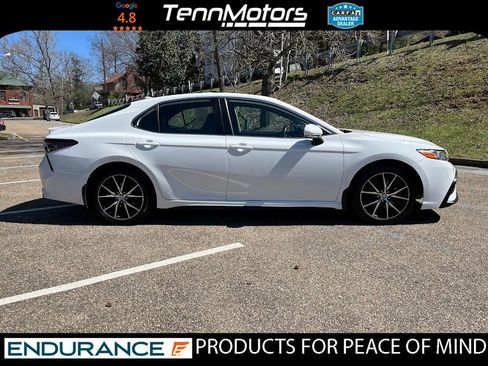 Used 2023 Toyota Camry SE FWD image 3