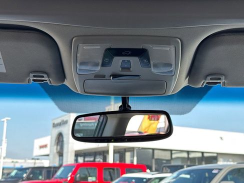 Used 2017 Toyota Sienna SE Premium image 24