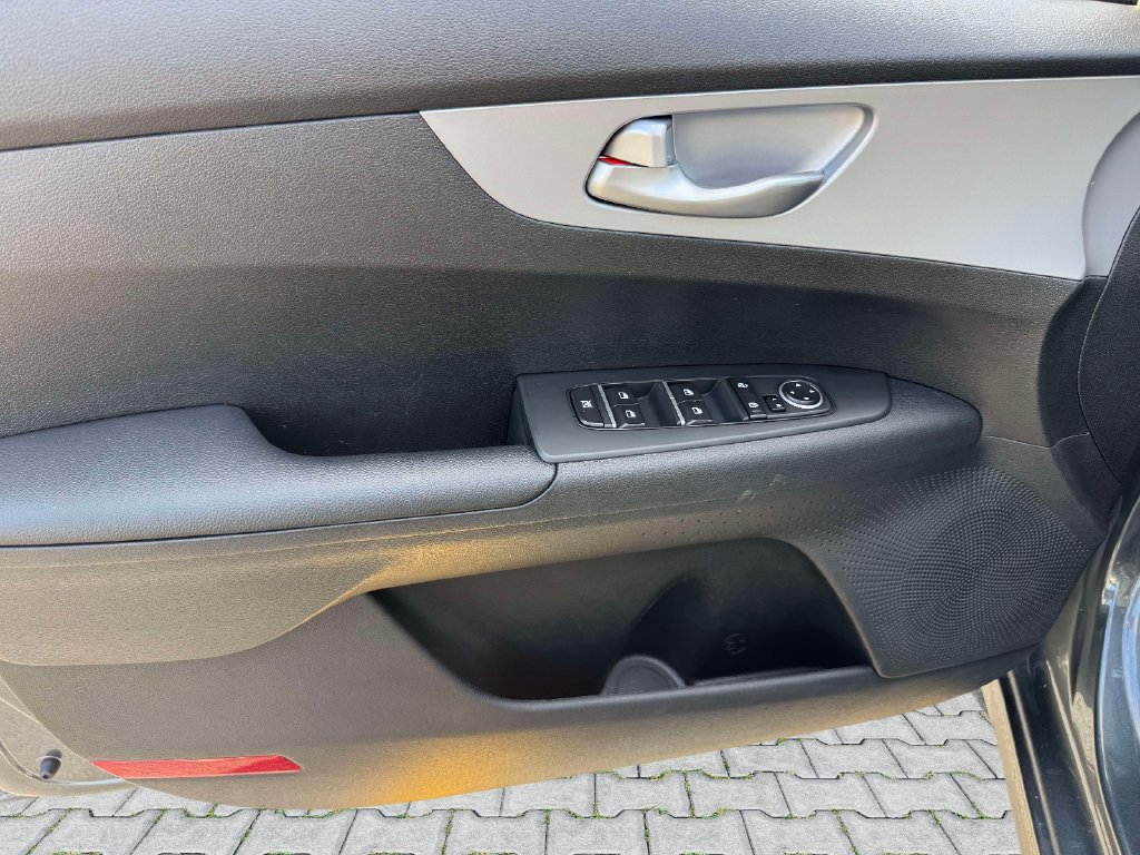Certified 2024 Kia Forte LXS FWD image 16