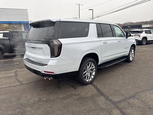 New 2026 Chevrolet Suburban Premier AWD/4WD image 7