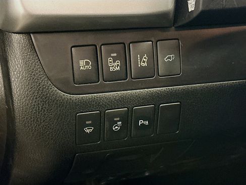 Used 2015 Toyota Highlander Limited Platinum image 17