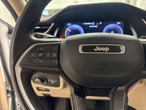 Used 2022 Jeep Grand Cherokee L Limited image 15