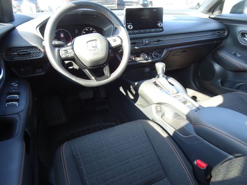 Used 2025 Honda HR-V Sport image 10