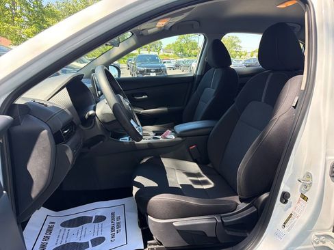 Used 2025 Nissan Sentra SV w/ Trunk Package FWD image 10