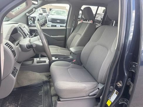 Used 2016 Nissan Frontier SV w/ SV Value Truck Package AWD/4WD image 10