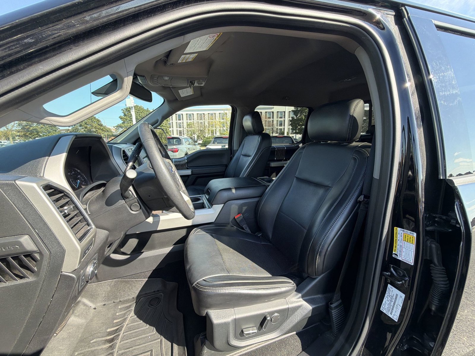 Used 2019 Ford F250 Lariat w/ Lariat Ultimate Package AWD/4WD image 13