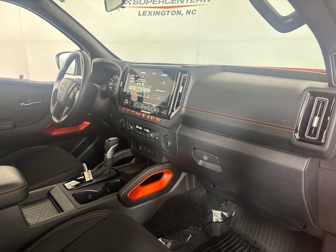 Used 2025 Nissan Frontier PRO-4X w/ Interior Protection Package AWD/4WD image 36