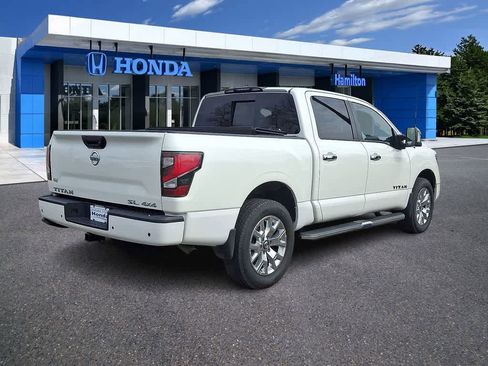Used 2021 Nissan Titan SL w/ Moonroof Package AWD/4WD image 22