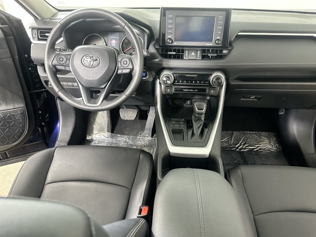 Used 2022 Toyota RAV4 XLE Premium FWD image 19
