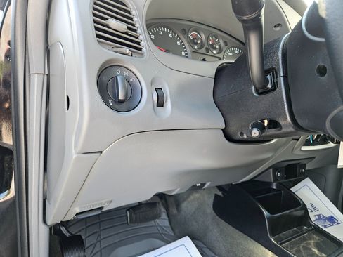 Used 2011 Ford Ranger XLT image 22