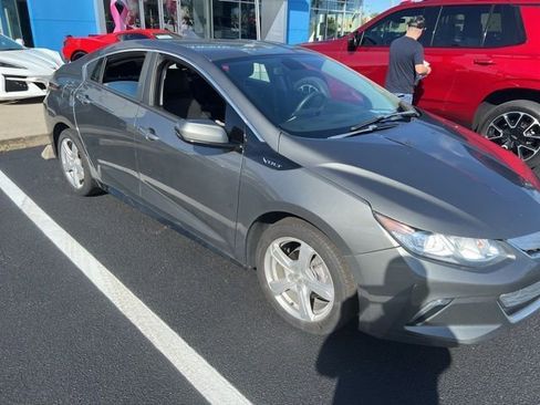 Used 2017 Chevrolet Volt LT w/ Comfort Package image 4
