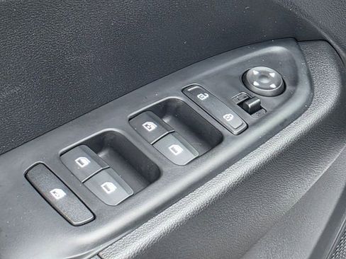 New 2025 Hyundai Venue SEL image 21