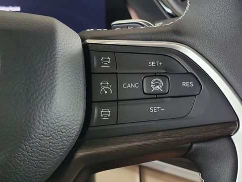 New 2026 Jeep Grand Cherokee Limited RWD image 23