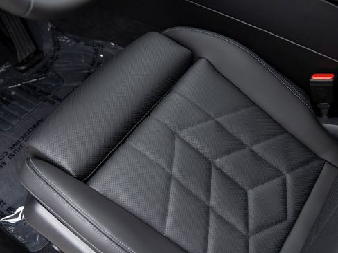 Used 2025 BMW i5 xDrive40 w/ Premium Package image 29