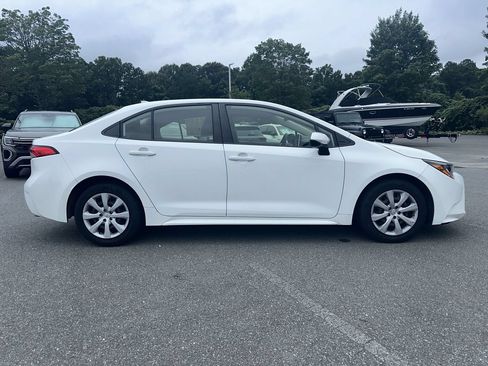 Used 2020 Toyota Corolla LE FWD image 6