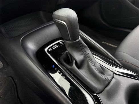 Used 2025 Toyota Corolla SE image 20