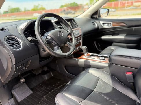 Used 2019 Nissan Pathfinder Platinum AWD/4WD image 24