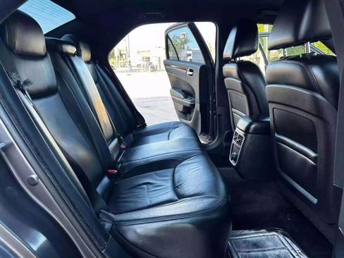 Used 2013 Chrysler 300 image 19