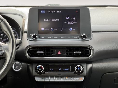 Certified 2022 Hyundai Kona SEL w/ Convenience Package AWD/4WD image 11
