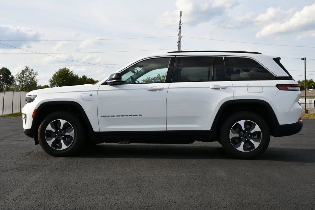Used 2024 Jeep Grand Cherokee Limited 4xe AWD/4WD image 4