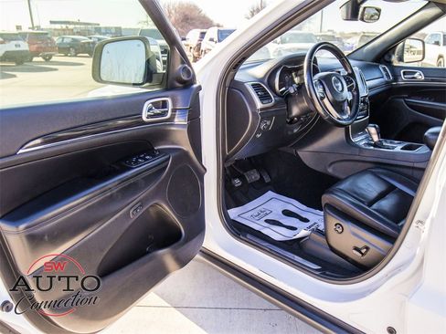 Used 2022 Jeep Grand Cherokee Limited w/ Trailer Tow Group IV image 29