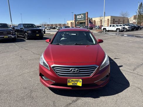 Used 2017 Hyundai Sonata SE image 3