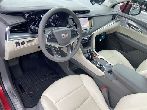Used 2022 Cadillac XT5 Premium Luxury image 10