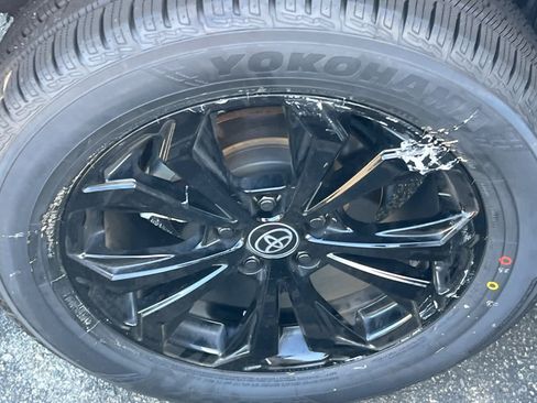 Certified 2022 Toyota RAV4 SE w/ Convenience Package AWD/4WD image 17