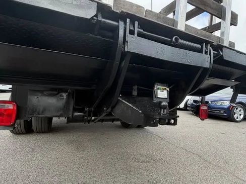 Used 2005 GMC TopKick C4500 2WD Regular Cab image 5