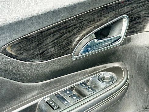 Used 2014 Buick Encore FWD image 19