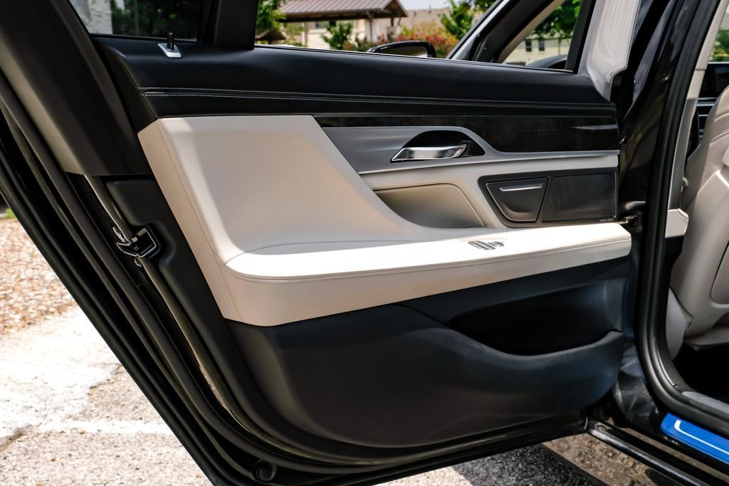 Used 2018 BMW 740i RWD image 39