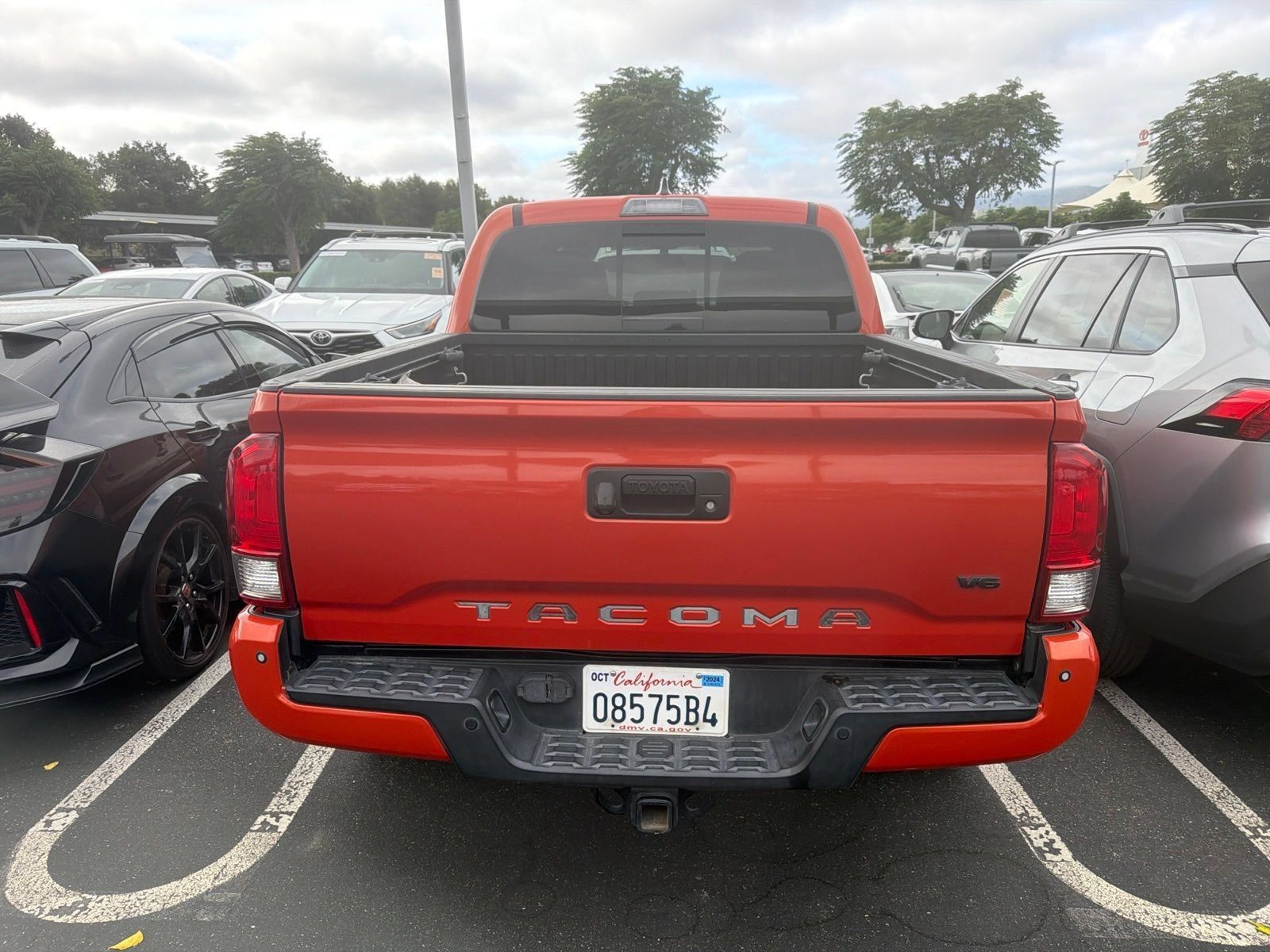 Certified 2017 Toyota Tacoma TRD Off-Road AWD/4WD image 6