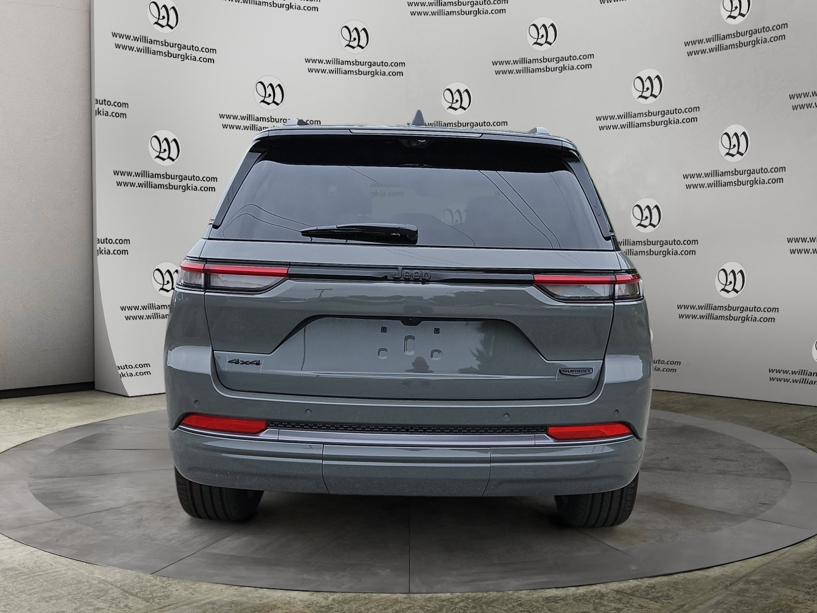 New 2027 Jeep Grand Cherokee Summit w/ Adv Protech Group IV AWD/4WD image 4