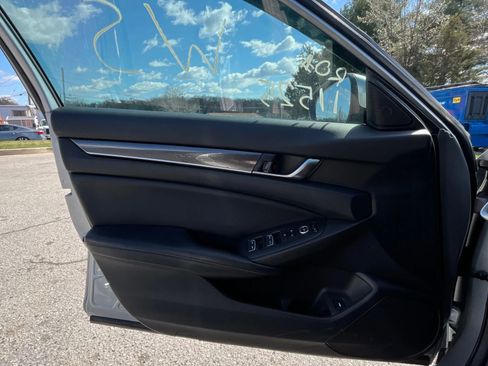 Used 2018 Honda Accord Sport image 23