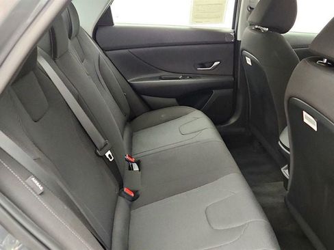 Used 2025 Hyundai Elantra SE FWD image 19