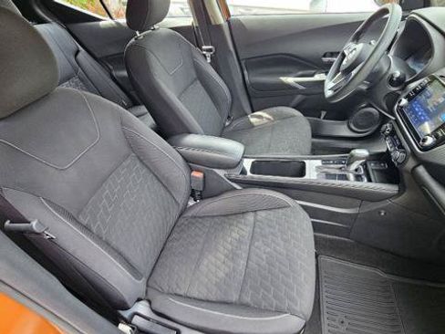 Used 2021 Nissan Kicks SV FWD image 35