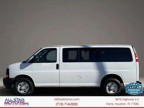 Used 2017 Chevrolet Express 2500 LS RWD image 4