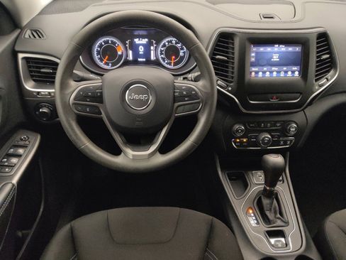 Used 2020 Jeep Cherokee Latitude FWD image 22