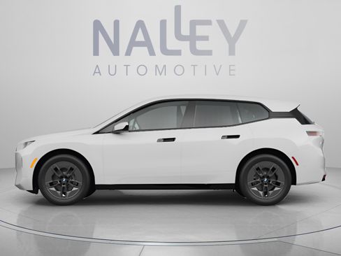 Used 2026 BMW iX xDrive45 w/ Premium Package AWD/4WD image 2